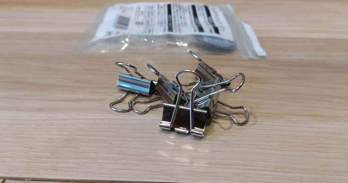 たくさんのダブルクリップ