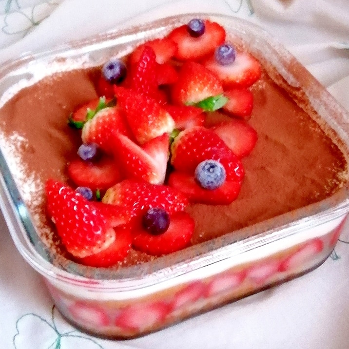 水切ヨーグルト&ベヒチで♦いちごティラミス風ケーキ レシピ・作り方