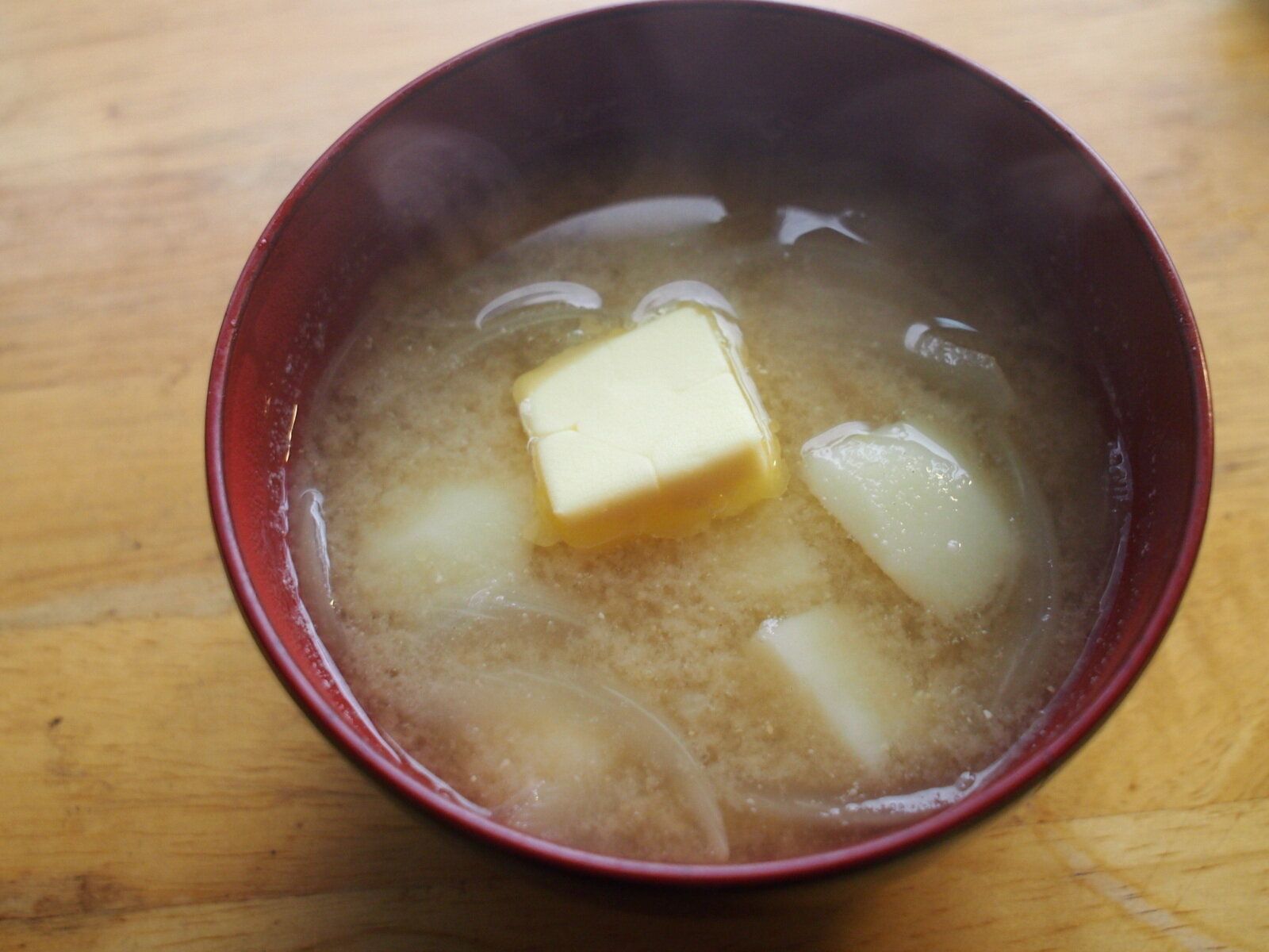 味噌汁にバター…じつは合うんです！絶対試したくなる「いつもの料理にひと工夫」のアイデア6選