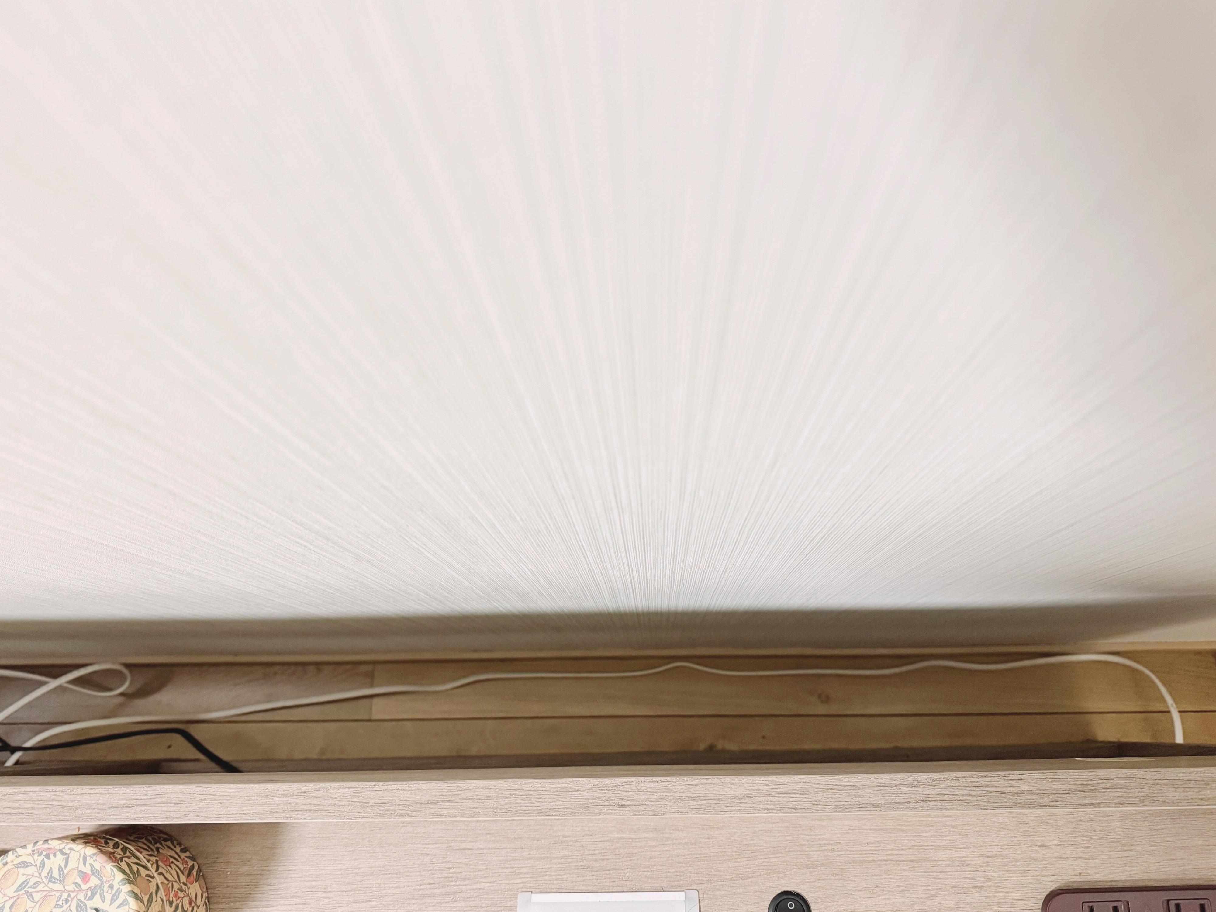 湿気が気になるときは少し壁から家具を離してみて