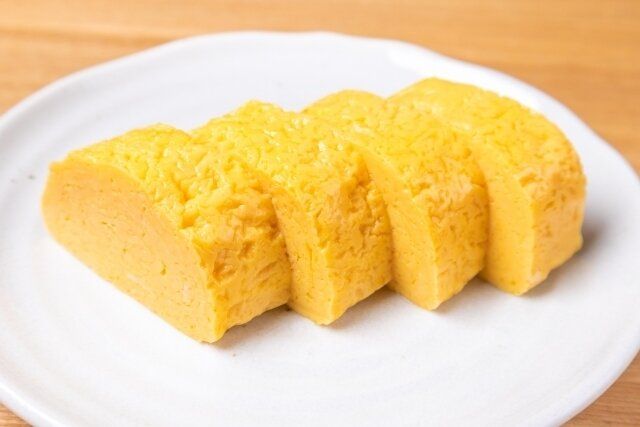 一度食べたら普通の卵焼きに戻れなくなるかも!?入れるとやみつきになる食材とは？
