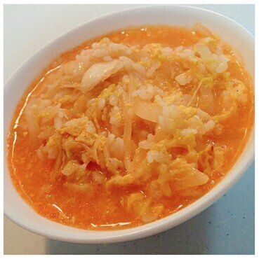 白だしで　玉ねぎと白菜とキムチの雑炊