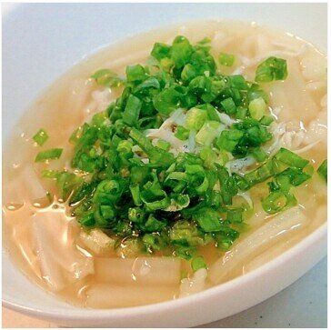 レンジで　生姜入り　芯白菜としらすと葱の雑炊