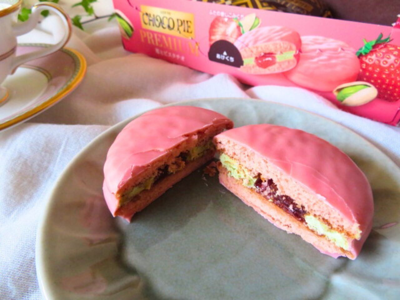 いちごとピスタチオ!ごほうびスイーツにぴったりのプレミアムなチョコパイ