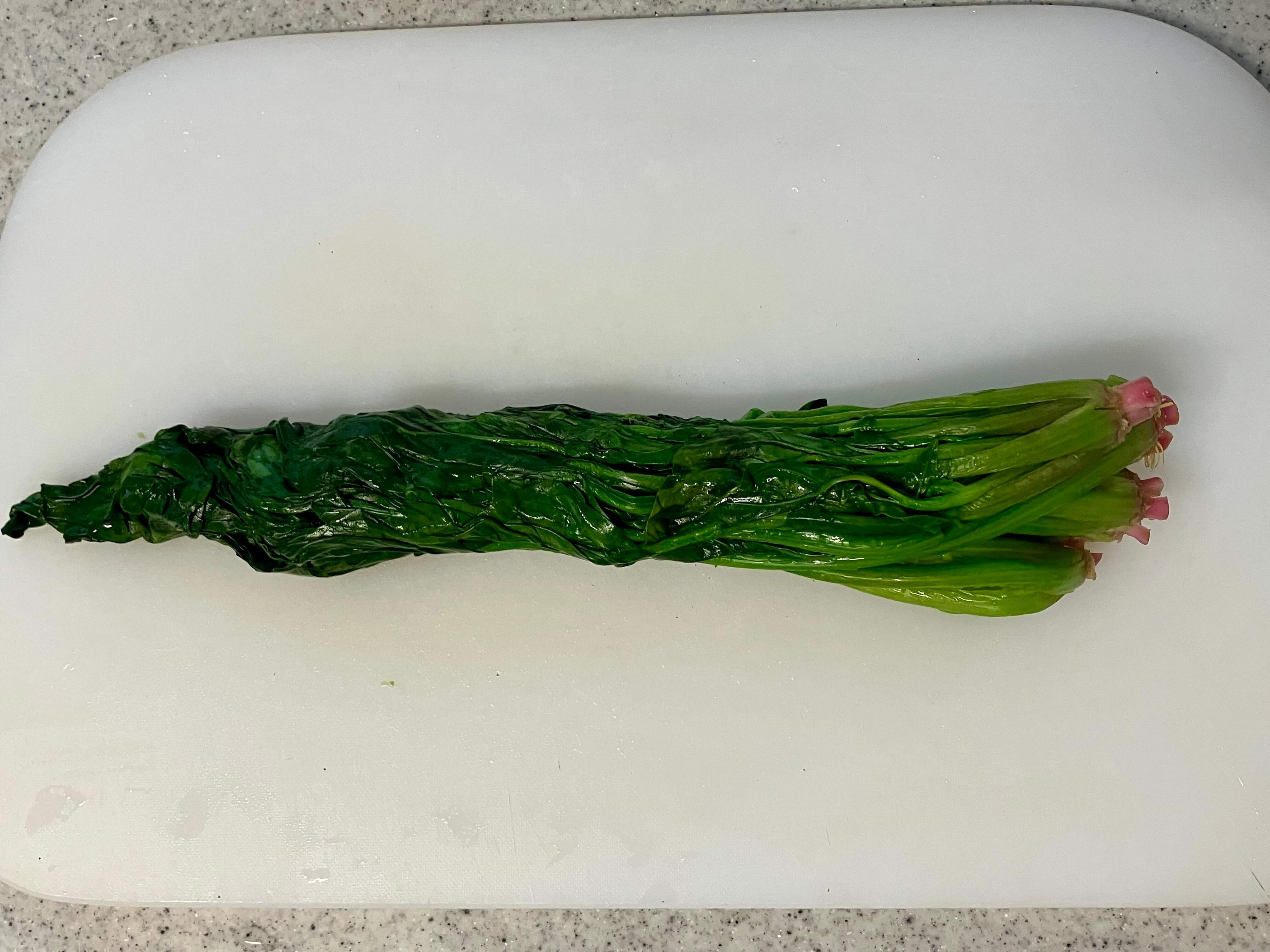 ほうれん草を絞る