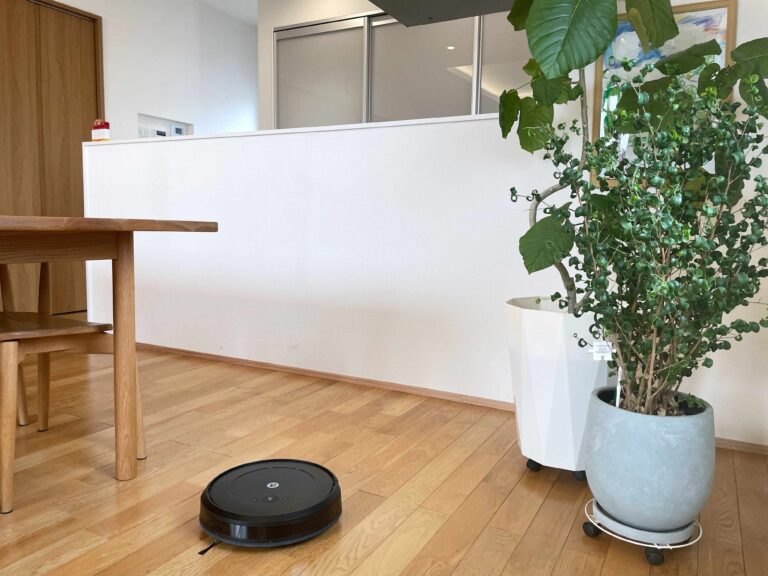 初めての「ルンバ」はこれに決まり！水拭き＆ゴミ収集までこなせる納得の「時産家電」