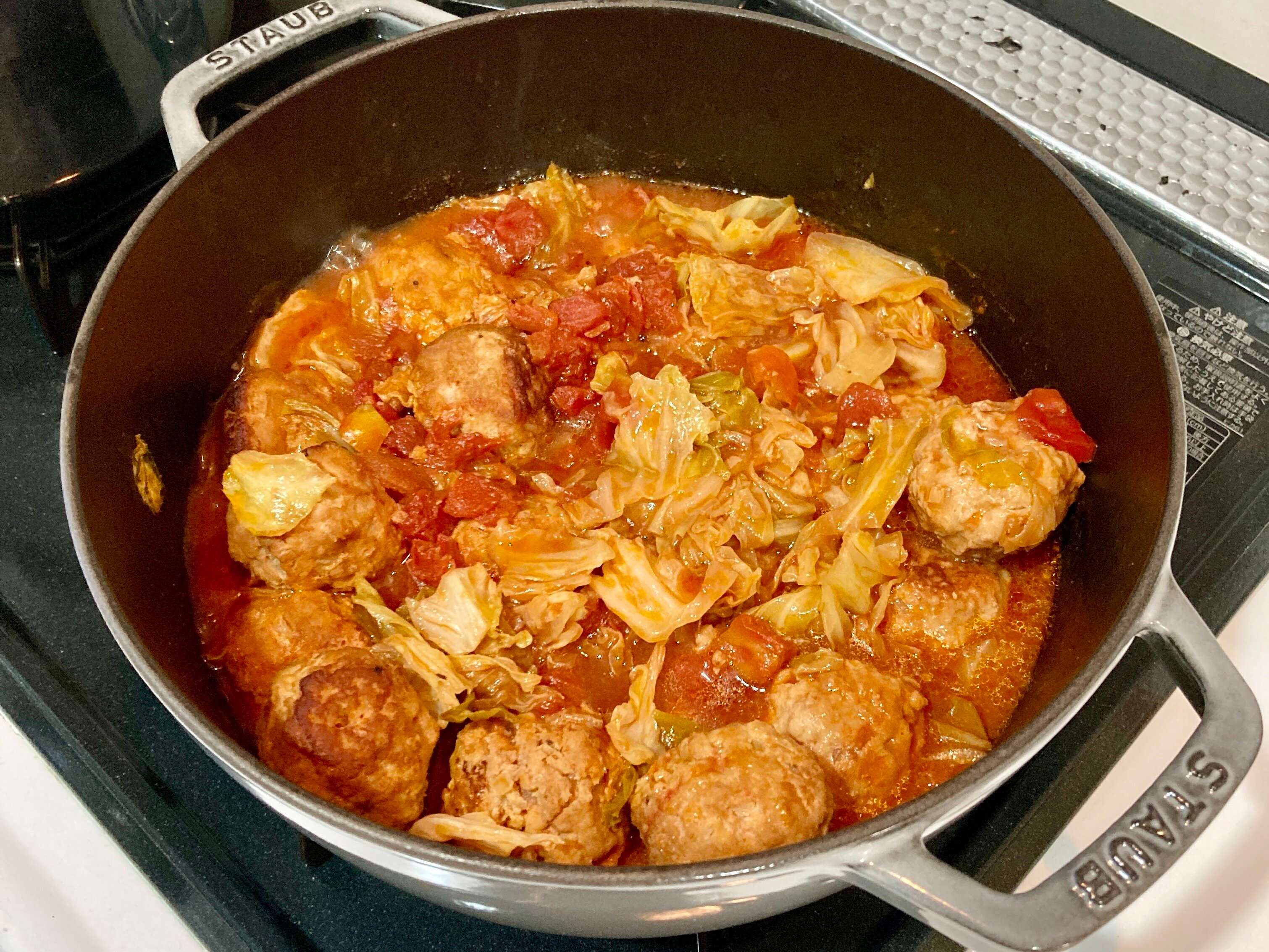 ロールしないキャベツを煮込んでいるところ