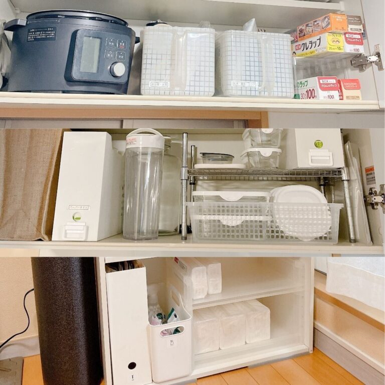 棚の中のデッドスペース活用！小さなラックで収納力アップのコツ