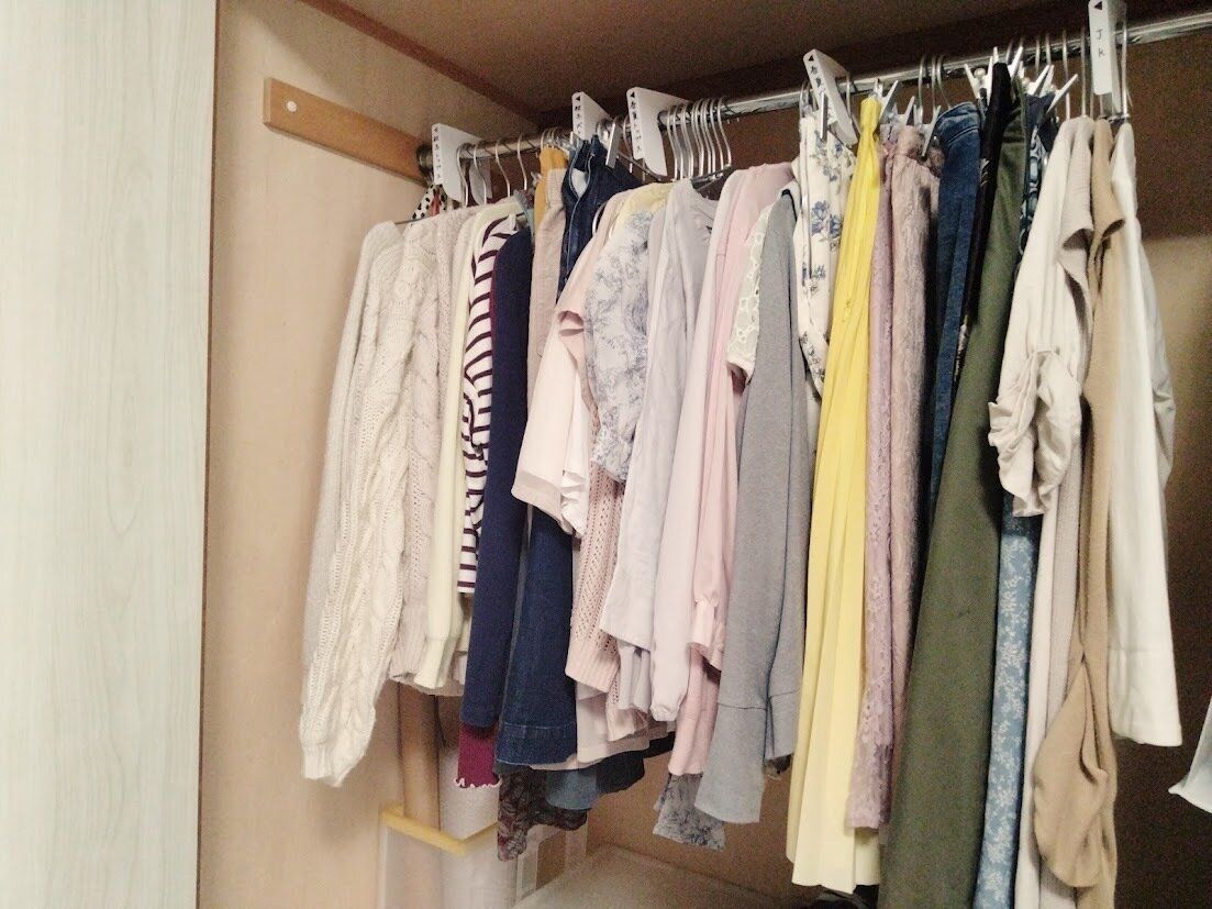 服が少ないクローゼット