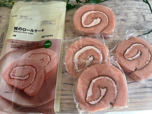 【無印良品】季節限定！今だけ。ピンクの生地が可愛い桜香る桜のロールケーキ