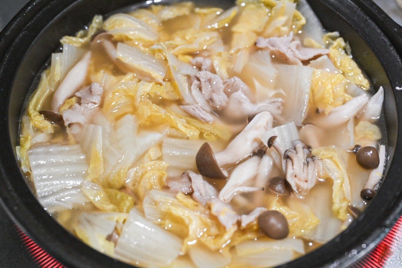 作成途中の鍋料理