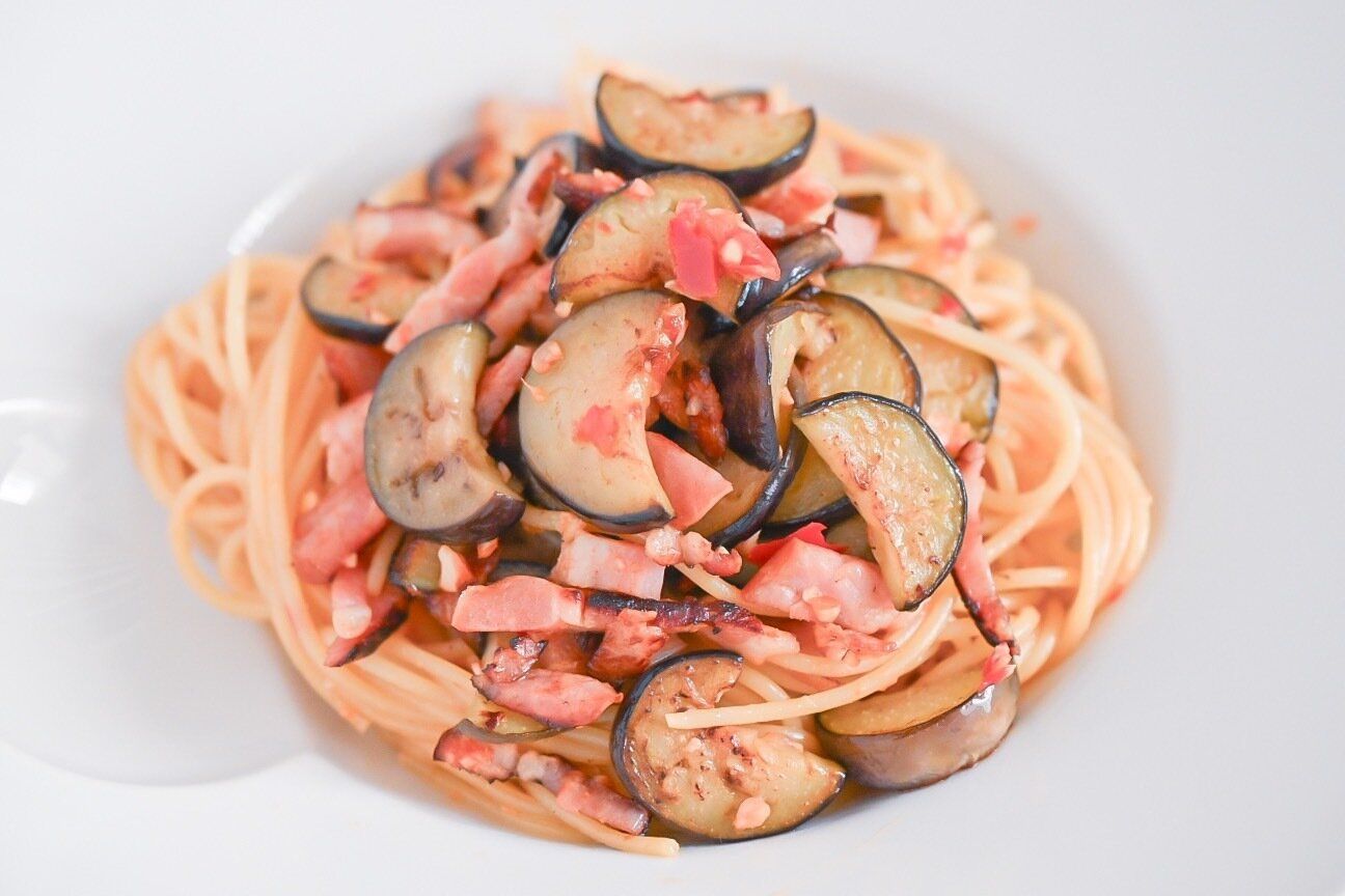 なすとベーコンのパスタ