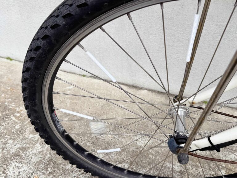 飛ぶように売れている【セリア】「自転車生活を快適にしてくれる」超優秀人気グッズ3選