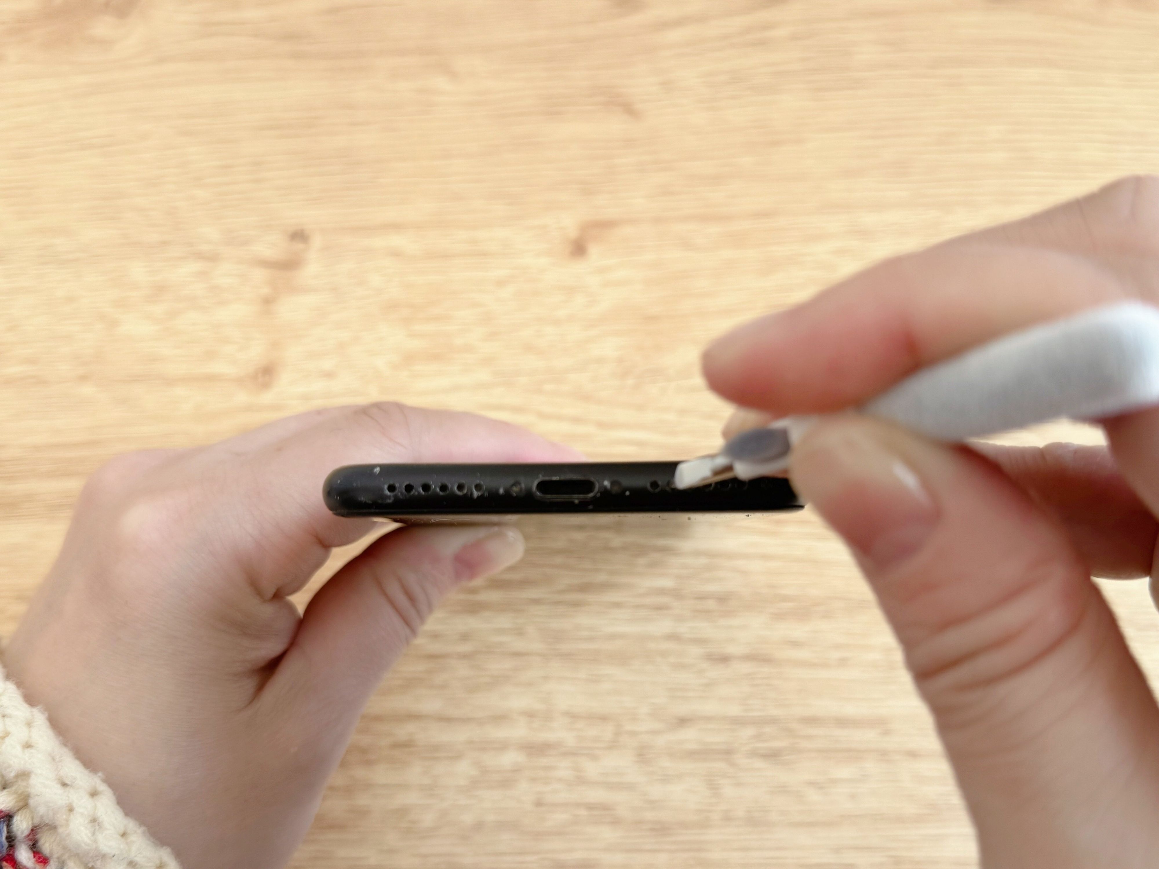 スティック部分はスマホ掃除に