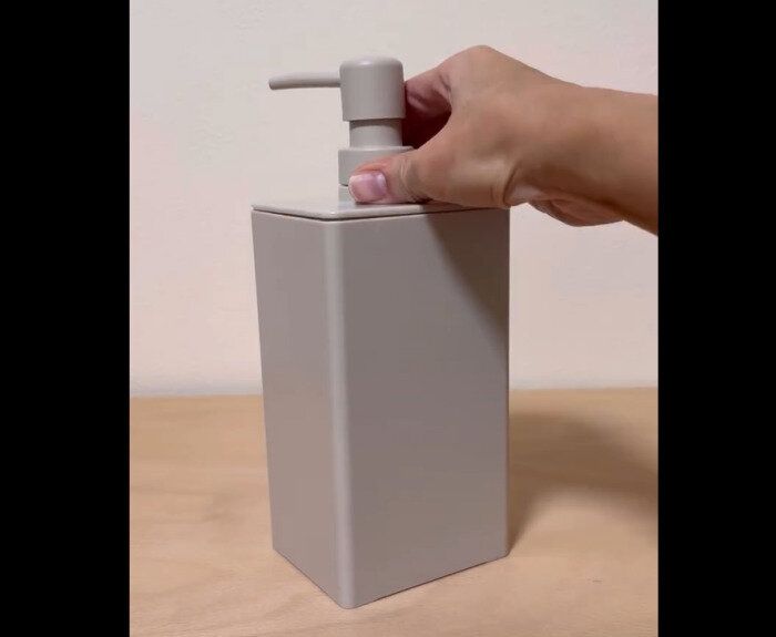 【3COINS】そのまま入れるだけ!詰め替えそのままディスペンサー