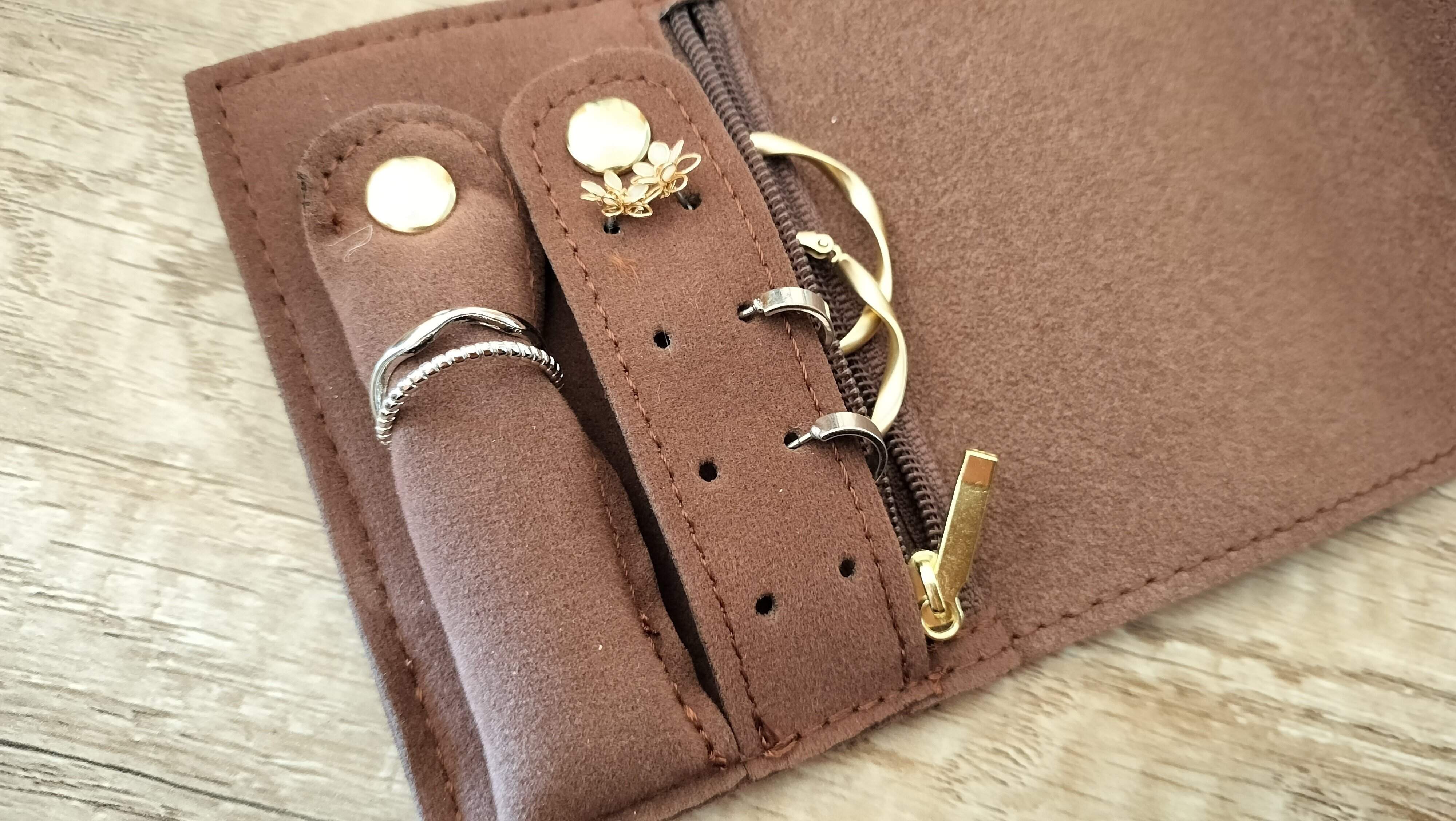 アクセサリーをセットした様子