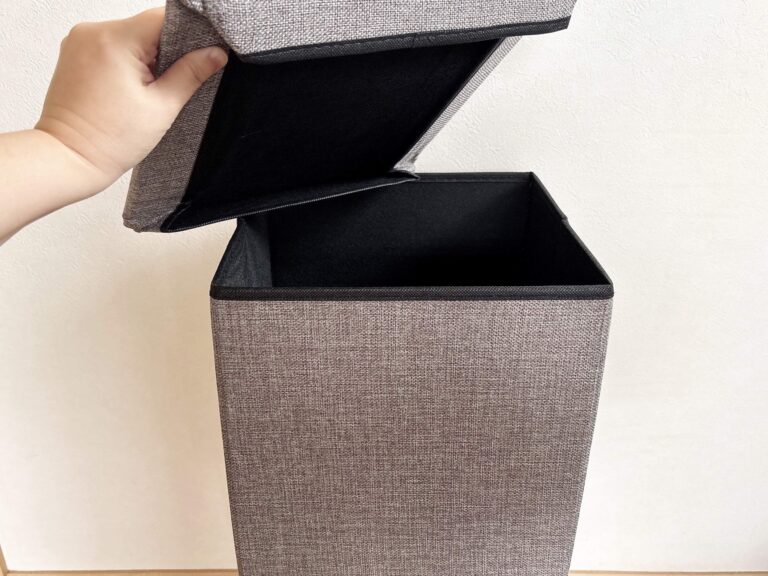 ダイソーのおすすめ収納「椅子になる収納スツール（無地）」は550円以上でもすぐ買うべき！値段以上に活躍する神アイテム