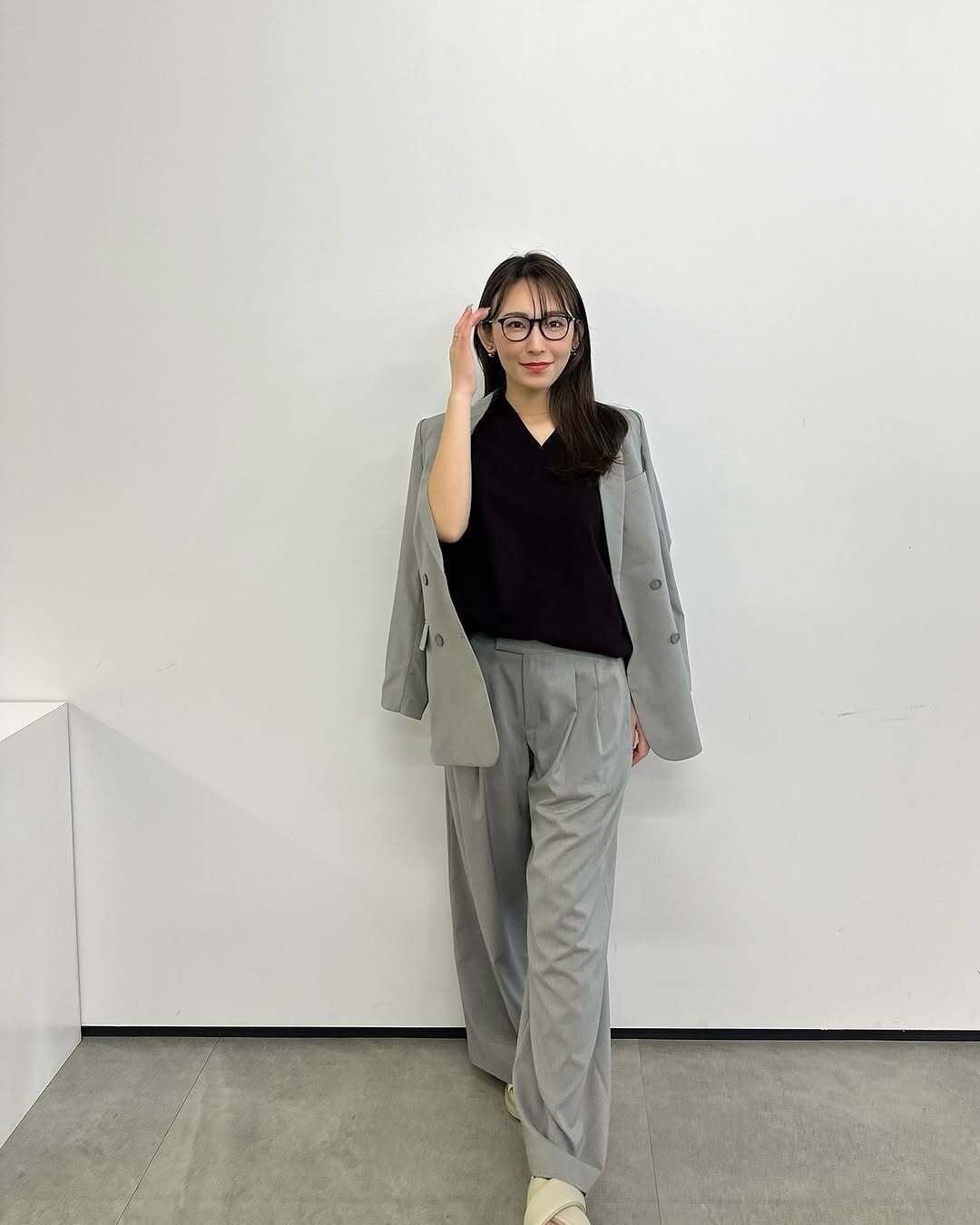 【ユニクロ】バズってる！この春は「感動タックワイドパンツ」をゲットせよ