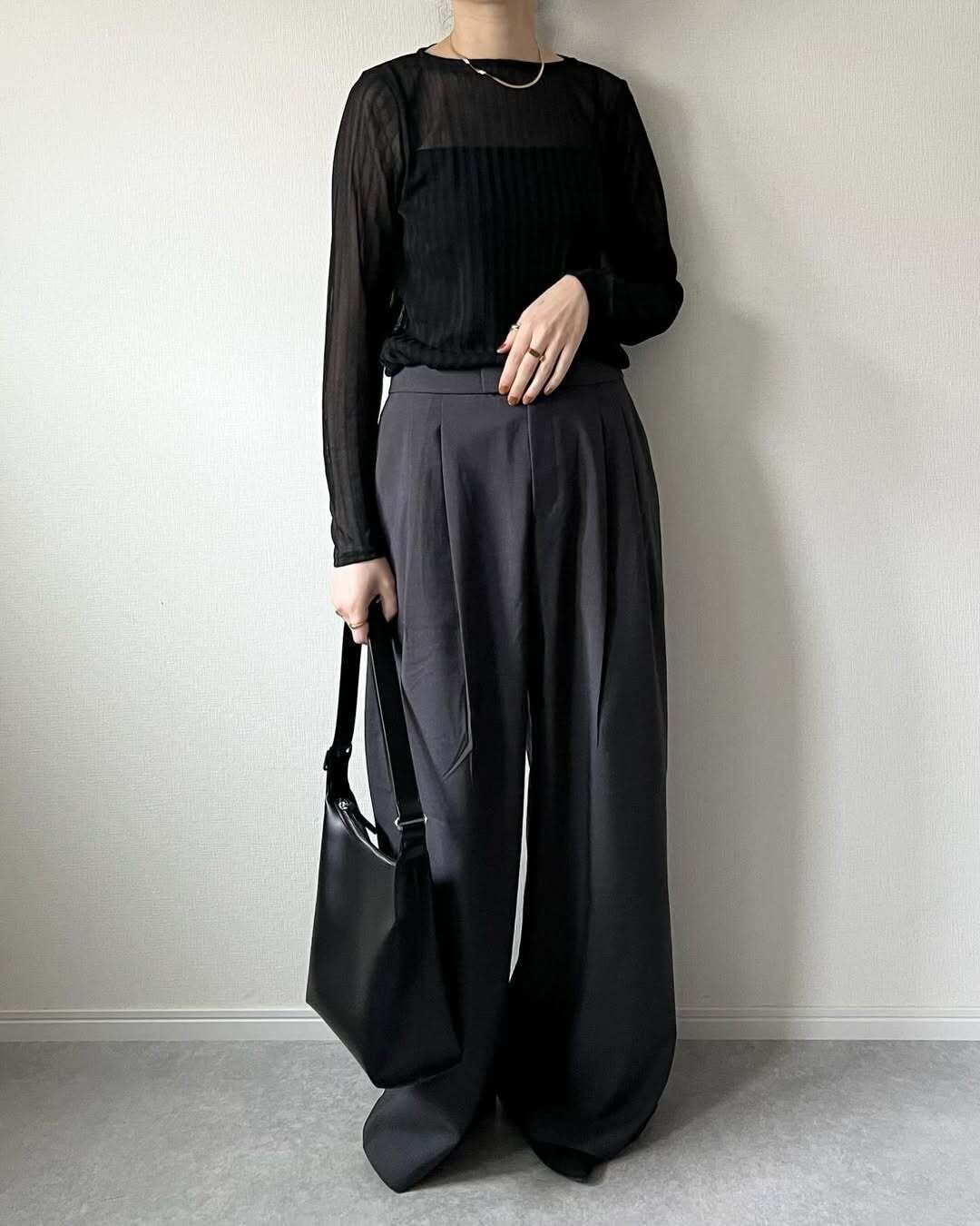 【ユニクロ】バズってる！この春は「感動タックワイドパンツ」をゲットせよ