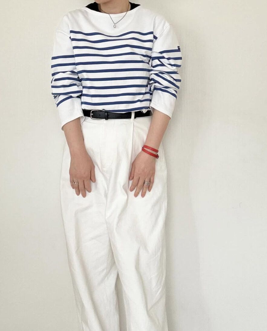 ボーダーと白パンツ