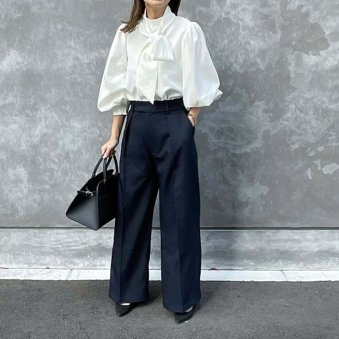 アラフォーの正解とは？黒・紺パンツでつくる「センスがいい」卒入学コーデ