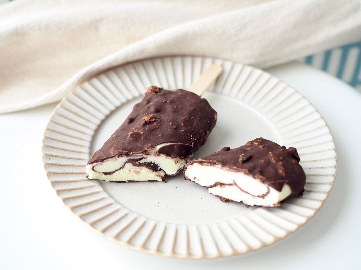 シャトレーゼ「チョコバッキー カジゴン」断面写真