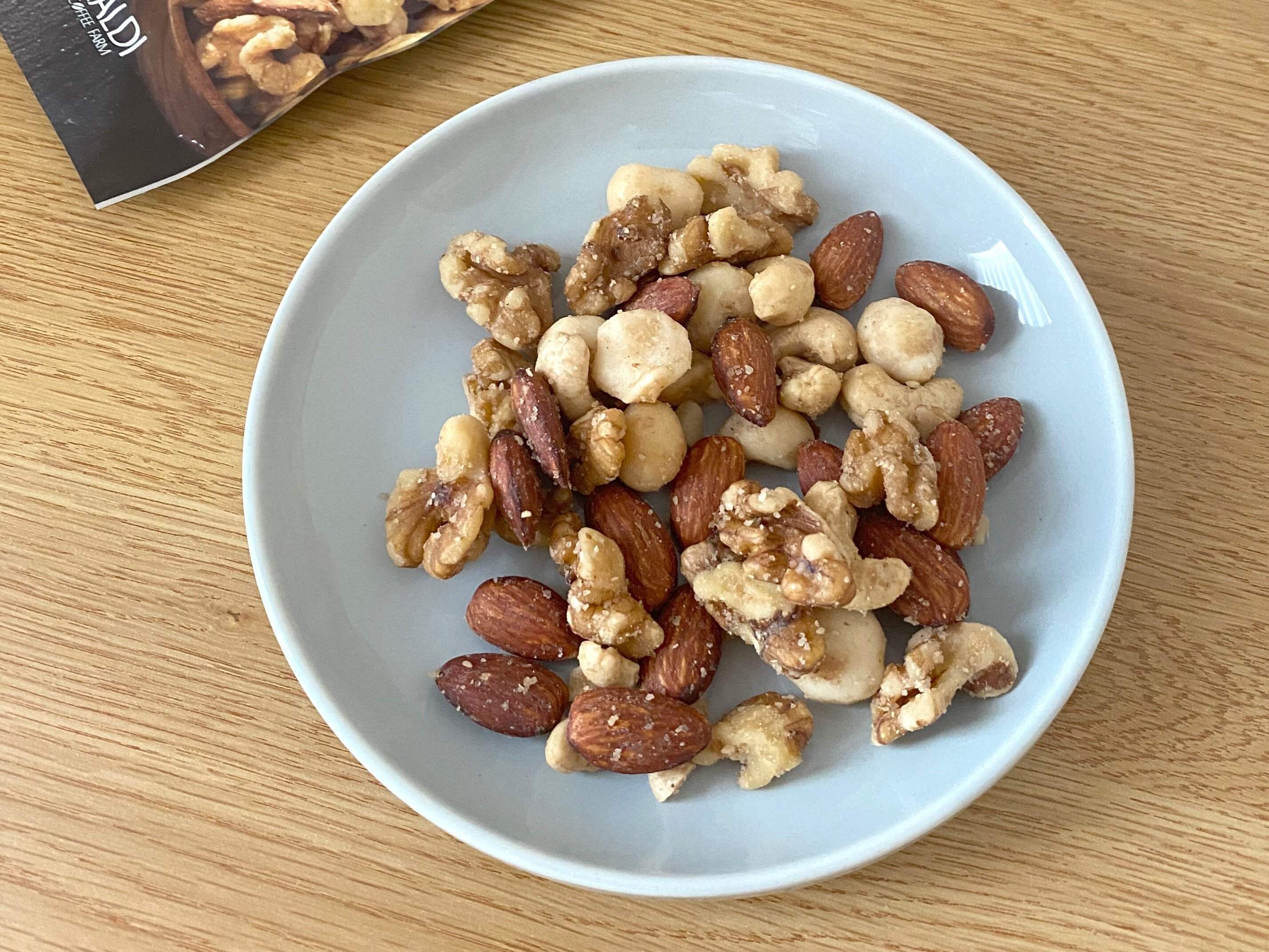 黒トリュフ塩ミックスナッツ