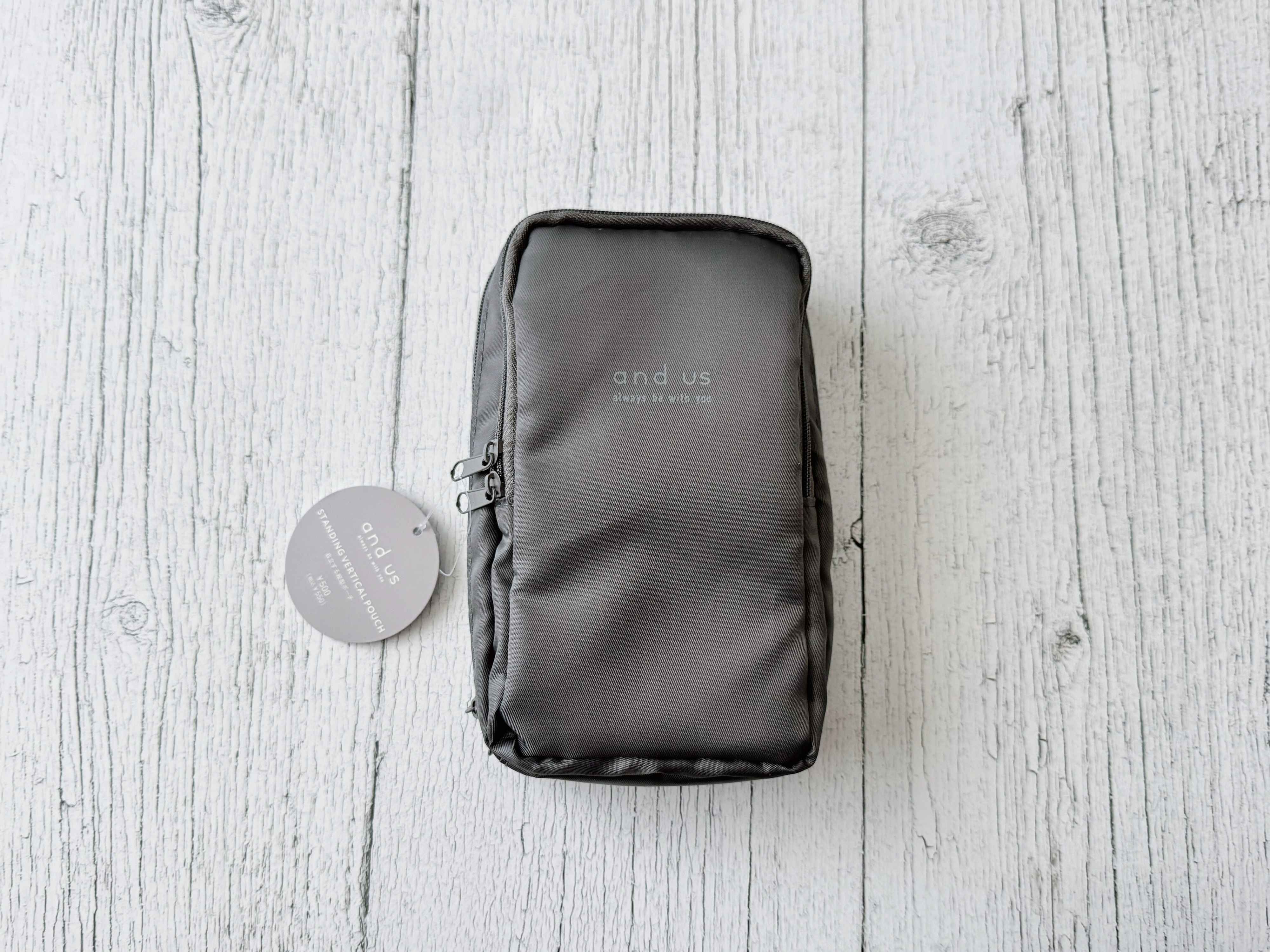 自立する縦型ポーチ/and us