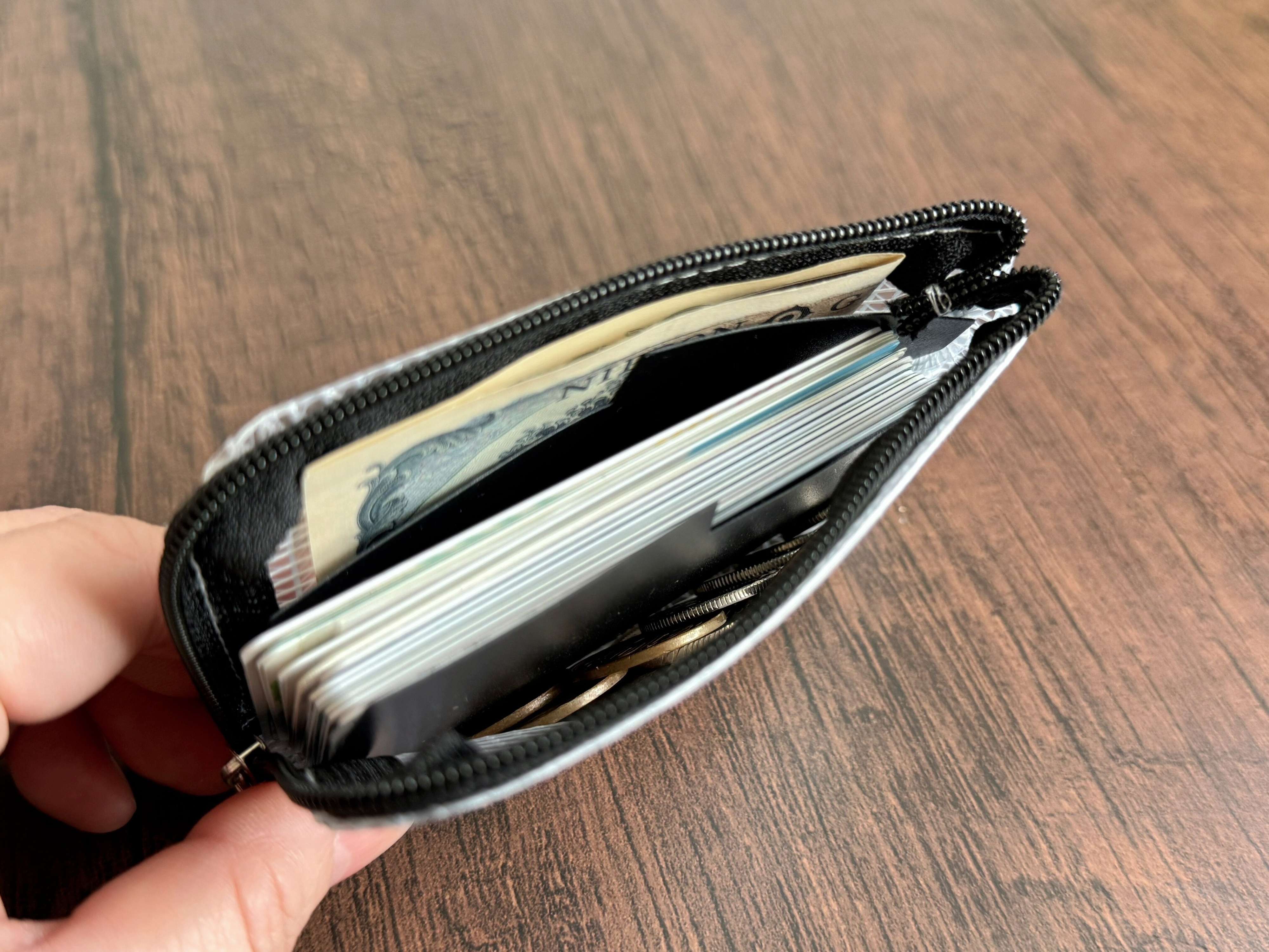 2．まとめて収納 カードケース