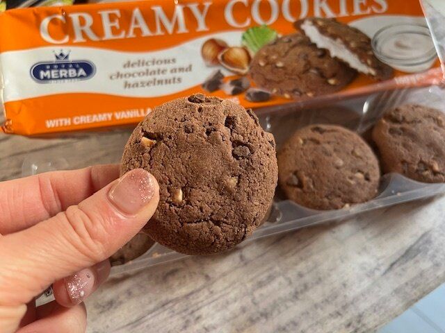 【カルディ】これは贅沢！ご褒美にも。ミルククリームが入ったチョコチップ＆クリームクッキー