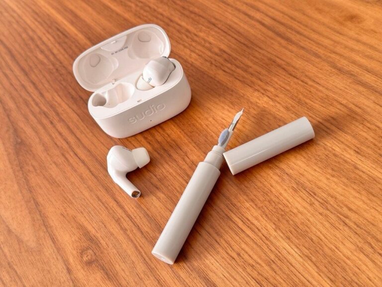 【セリア】ひとつ持っておくと便利！細かい部分の掃除ができるモバイルクリーニングツール