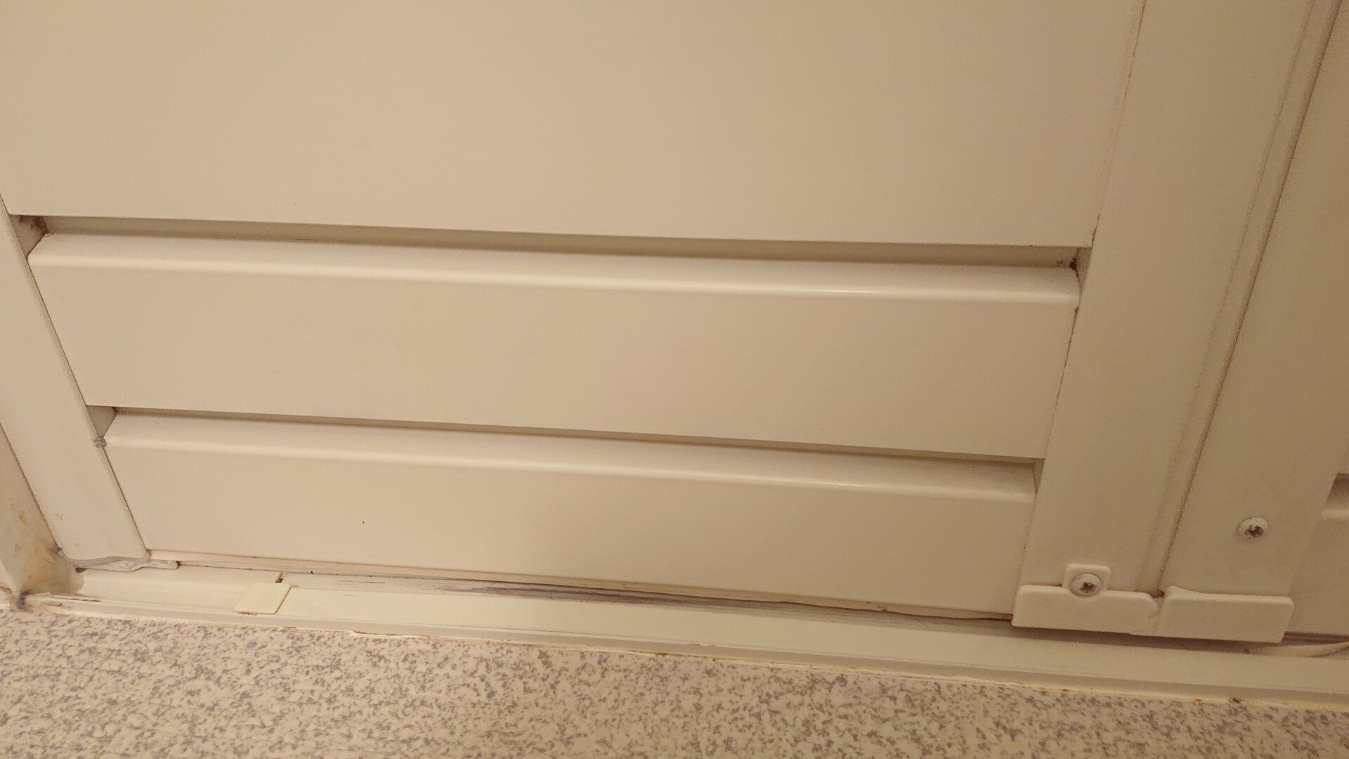 浴室ドアの通気口部分