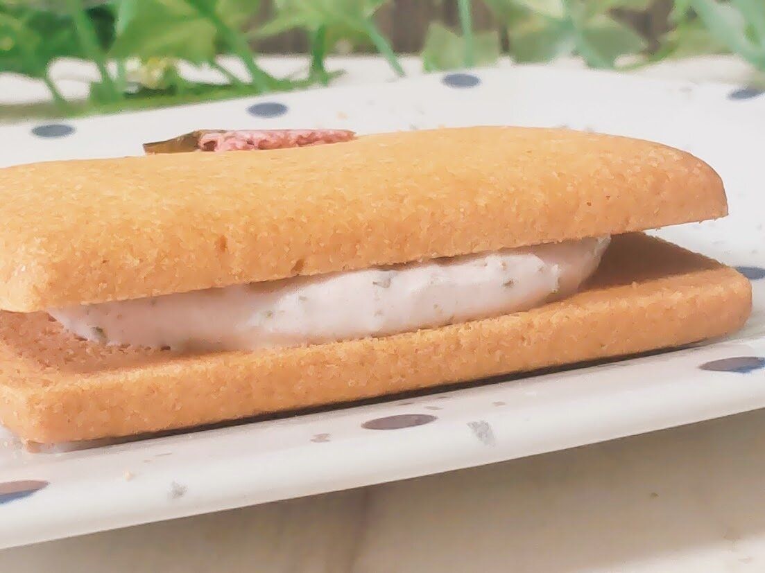 桜のクリームサンドクッキー