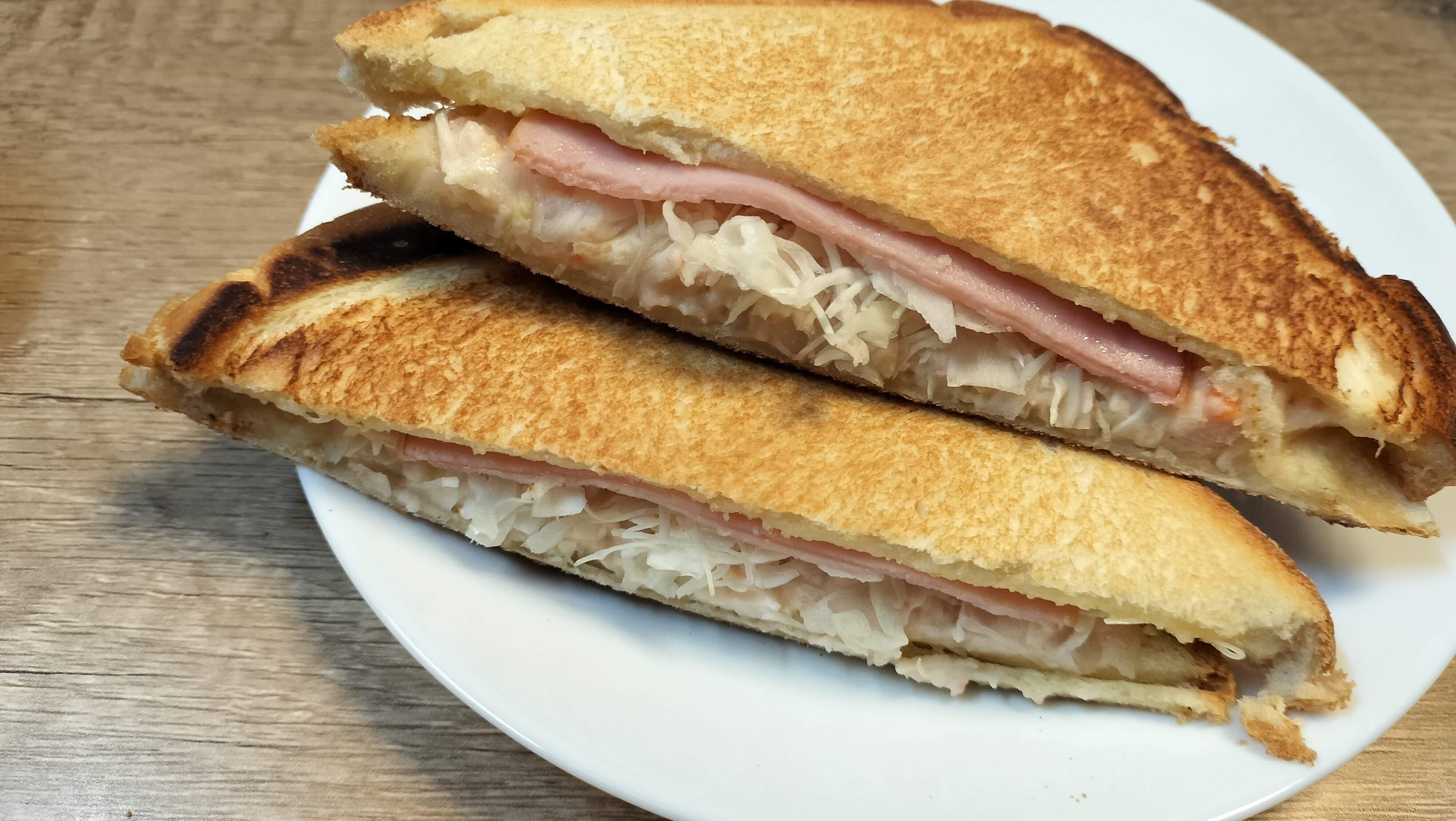 タラモホットサンド