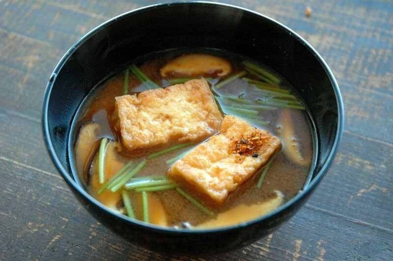 しいたけ入り厚揚げの味噌汁