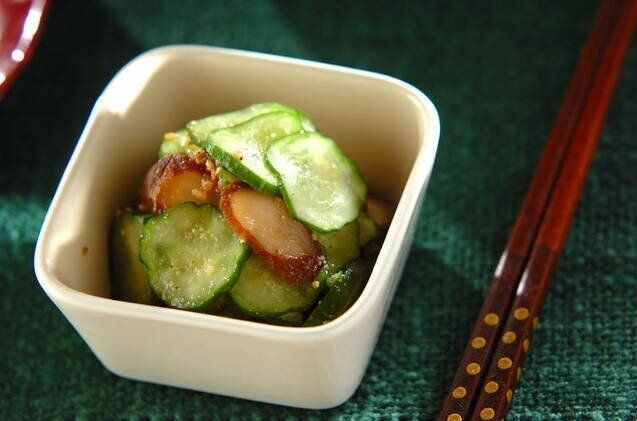 キュウリとシイタケのゴマ酢和え