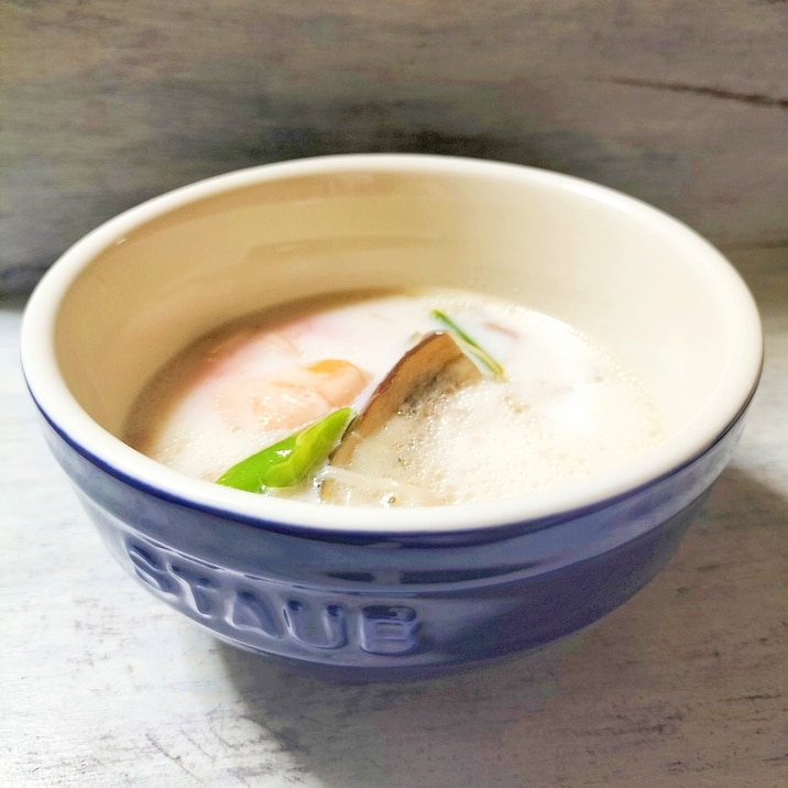 ごろごろお野菜と海鮮が入ったミルクスープ