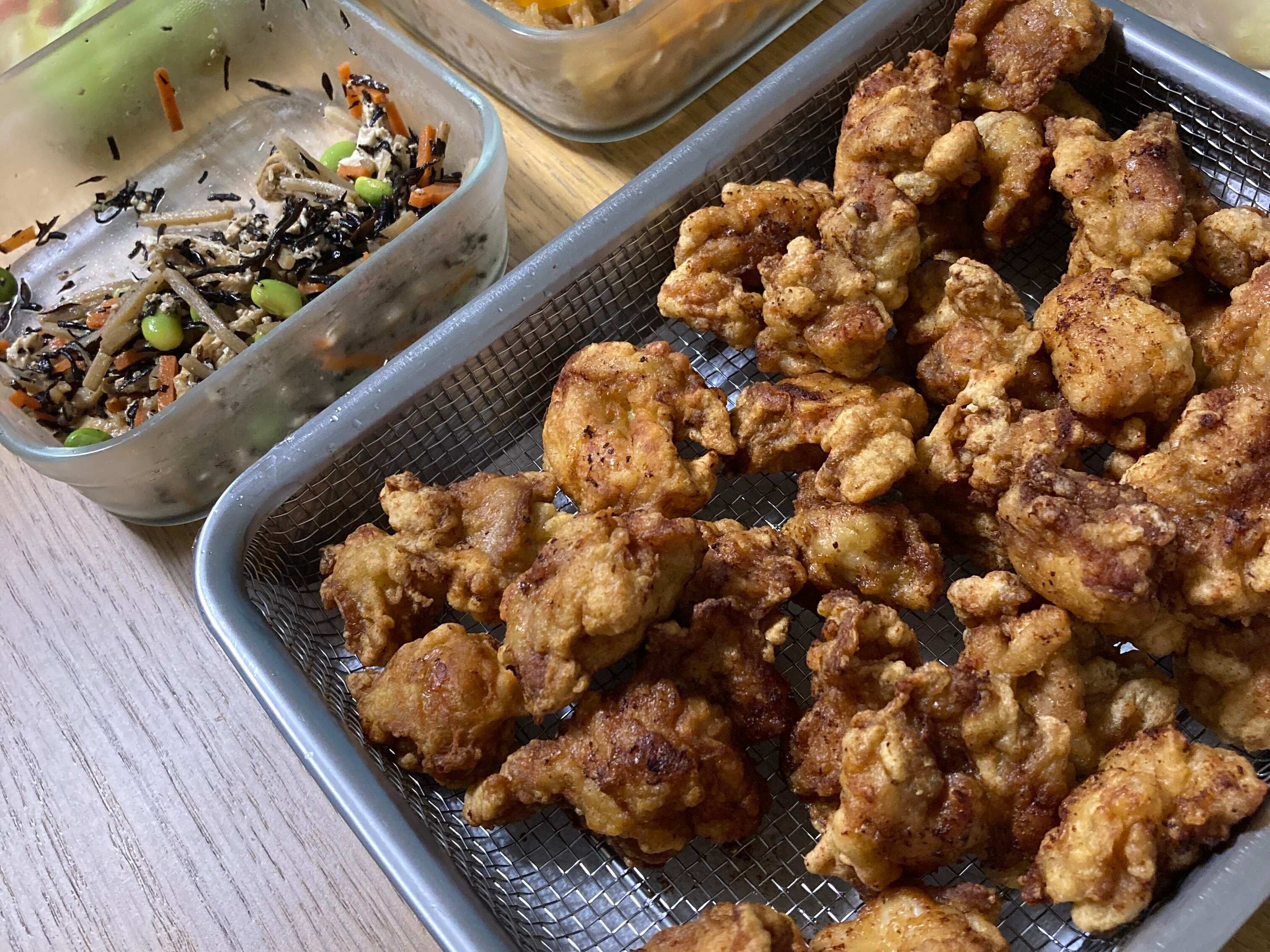 からあげとひじきの煮物の献立