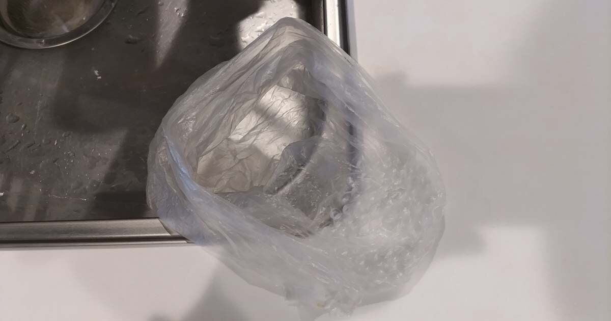 吸盤シートで作られたゴミ受け