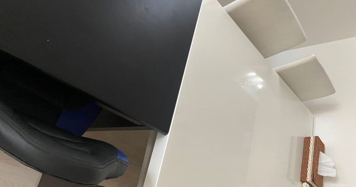 ダイニングテーブル