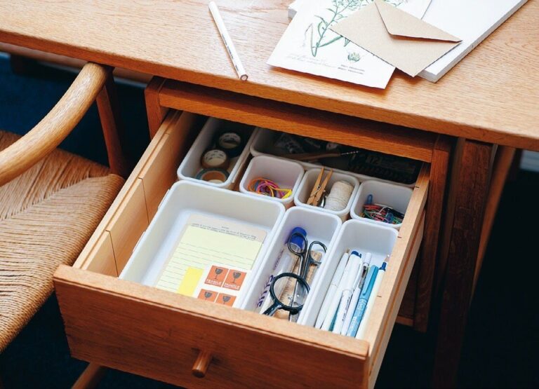 スリコスタッフが厳選！プチプラのおしゃれグッズ＆家のごちゃつき解消グッズを紹介