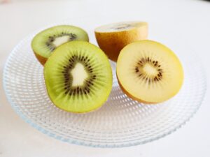 グリーンキウイとゴールドキウイは色だけではなく栄養価もちがう!?