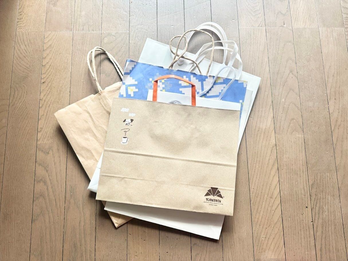 紙の包装類や紙袋はそのまま捨てないで！じつはまだまだ活用できるんです