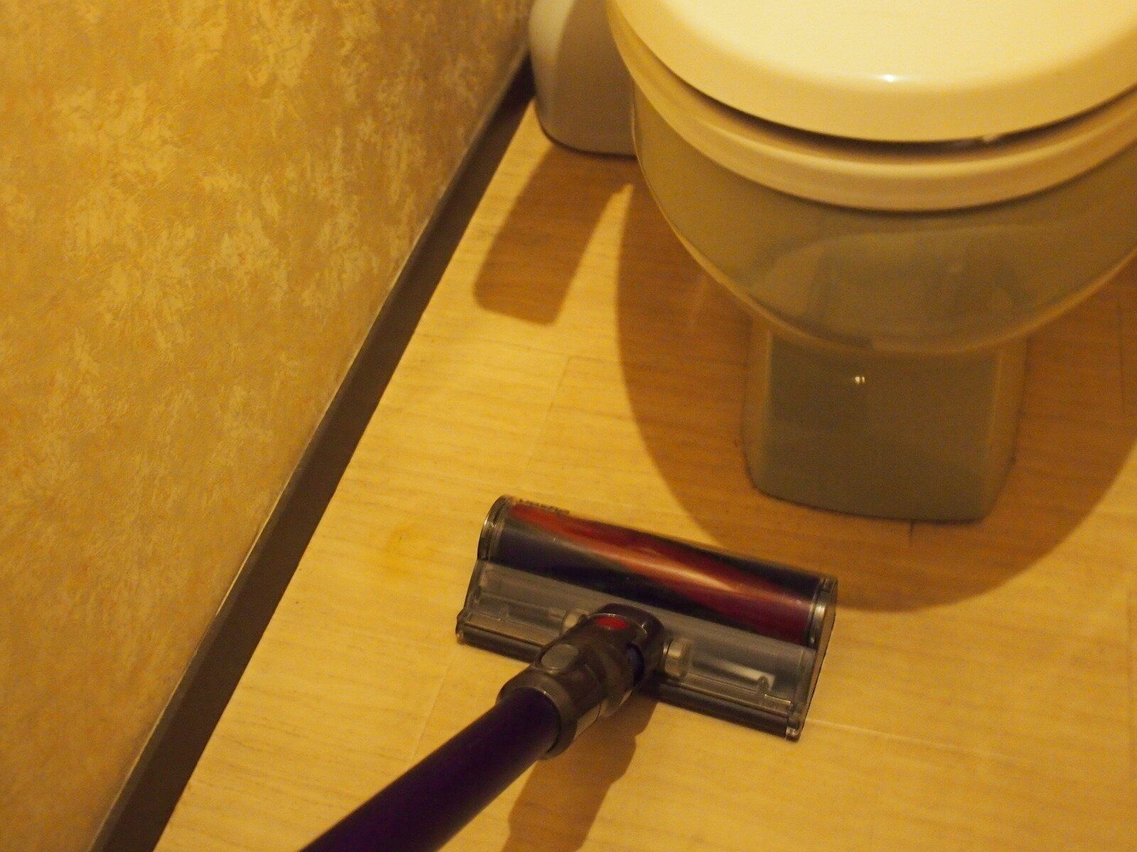 掃除のプロが警告！意外と知られていないトイレ掃除のNG3選