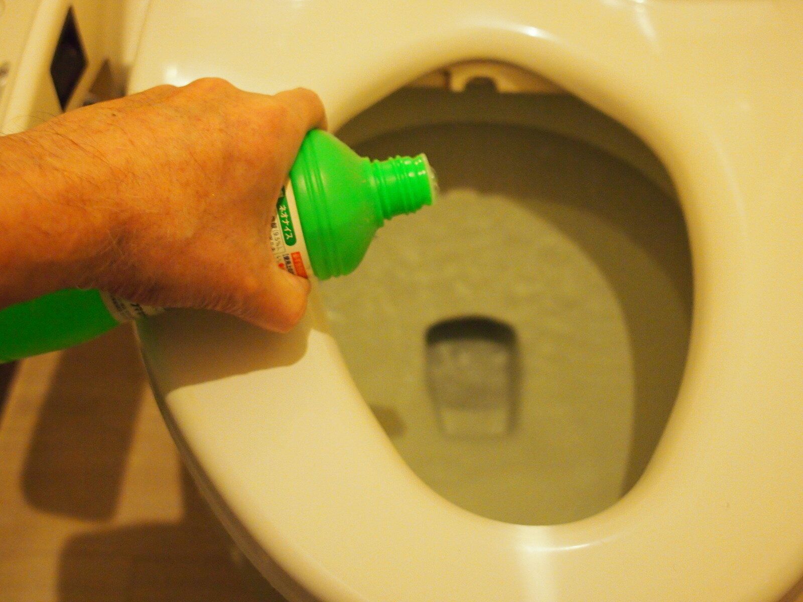 掃除のプロが警告！意外と知られていないトイレ掃除のNG3選