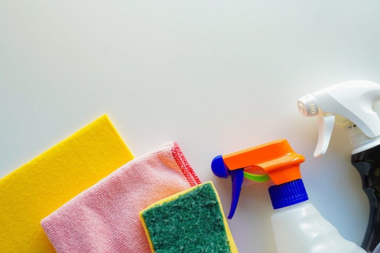 じつはプロは洗剤を使わない!?掃除で洗剤の使用がNGな5つの場所