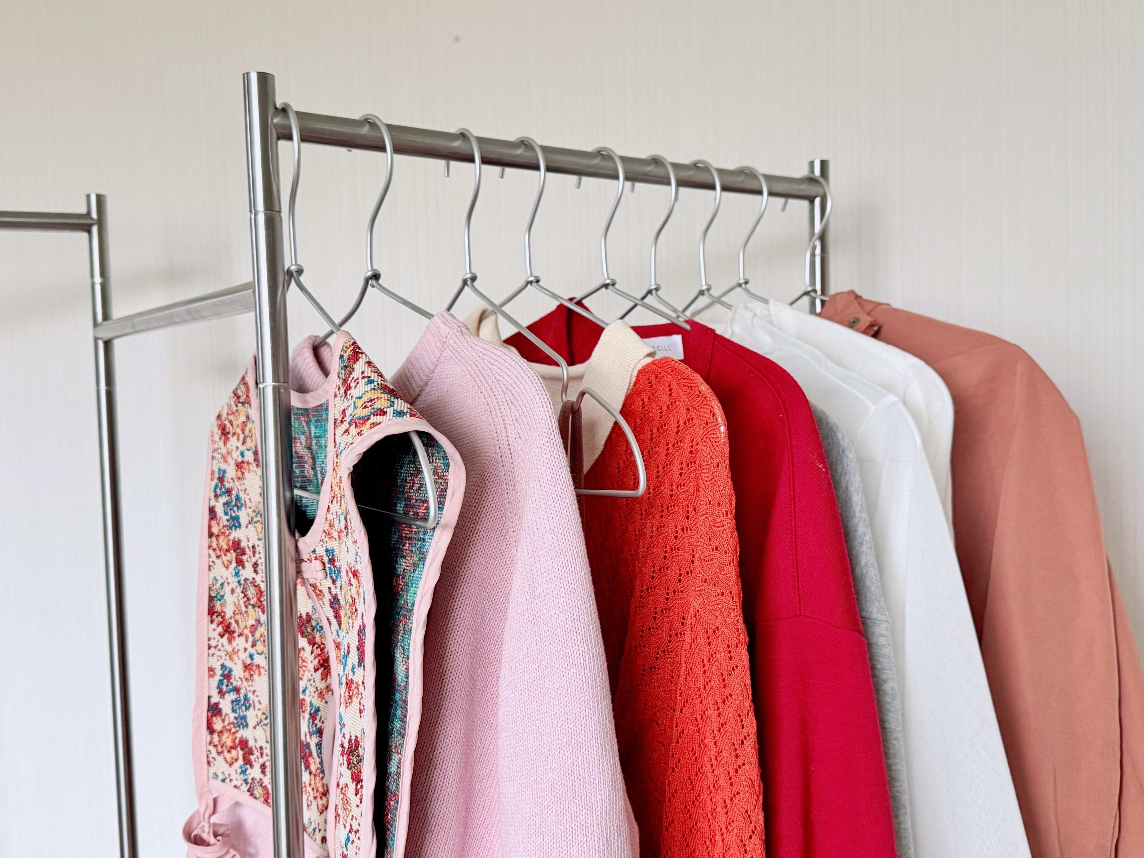 ワンシーズン15着で過ごすシンプリストが「ダサ見え」を回避するためにあえてお金をかけるカテゴリ3選