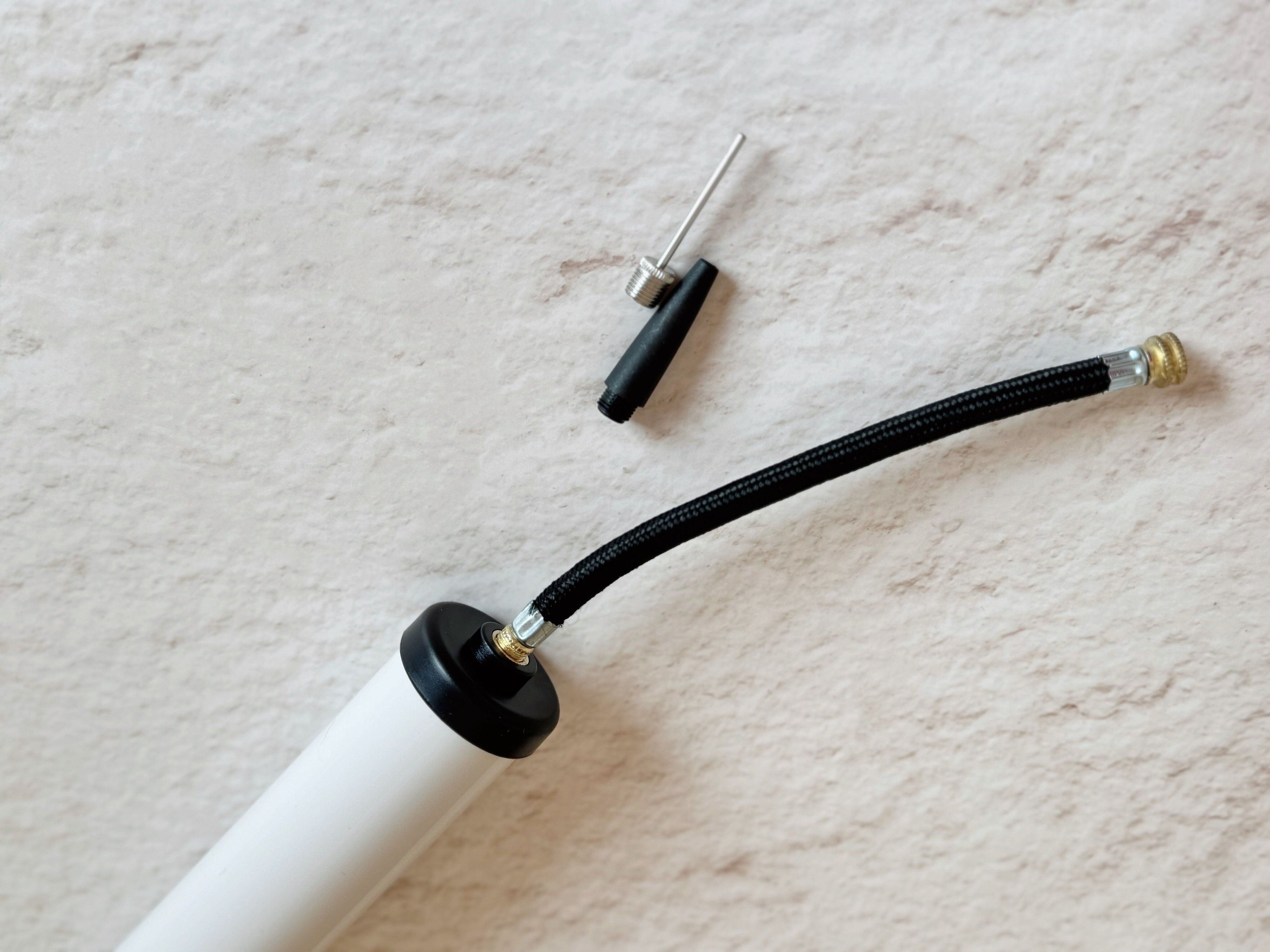 1．空気入れ（自転車用、簡易式）