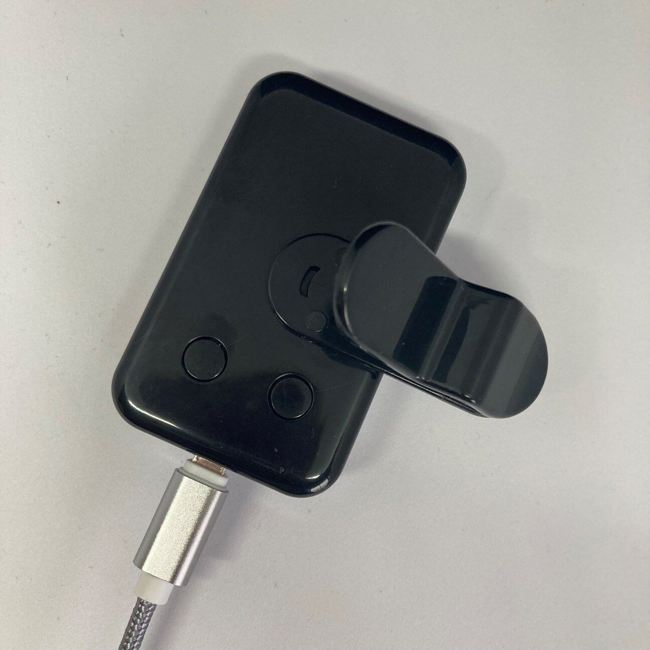 商品撮影や自撮りにピッタリ！ダイソー「クリップ付USBライト」