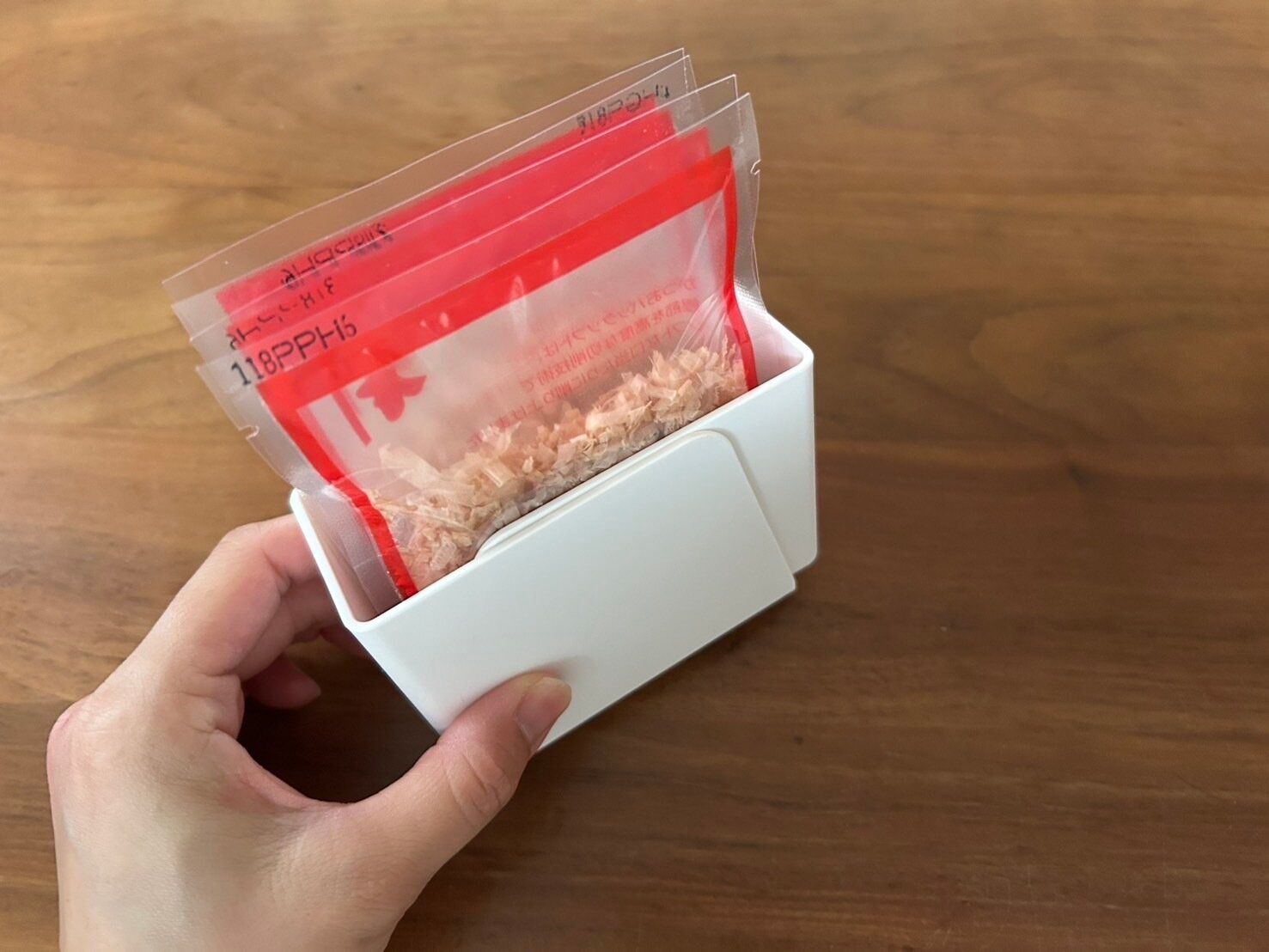 【セリア】伸縮するから使える!仕分けに便利なインナーケース!